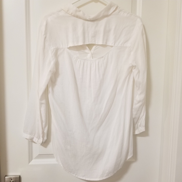 American Eagle Outfitters White Back Cutout Collared Shirt - Picture 2 of 3